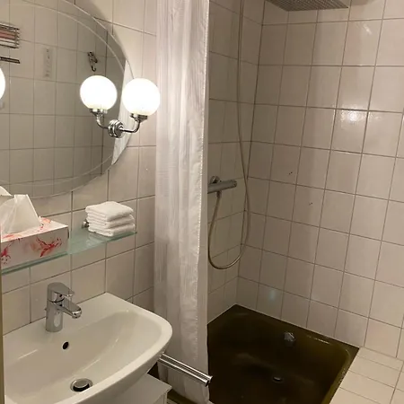 Privartzimmer 'Ausfahrt Freihalten' Husum  Exterior photo
