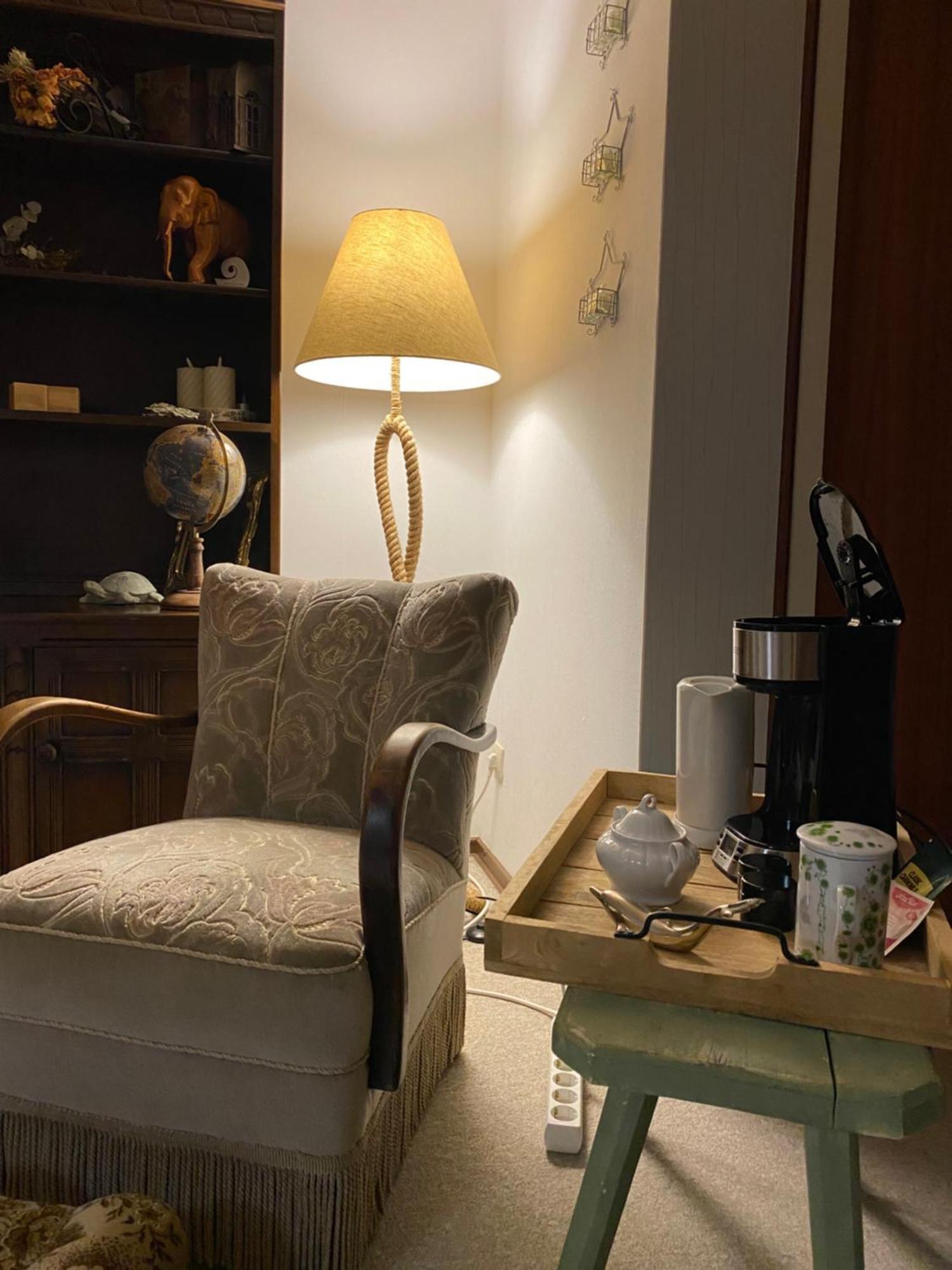 Privartzimmer 'ausfahrt Freihalten' Husum (Schleswig-Holstein)