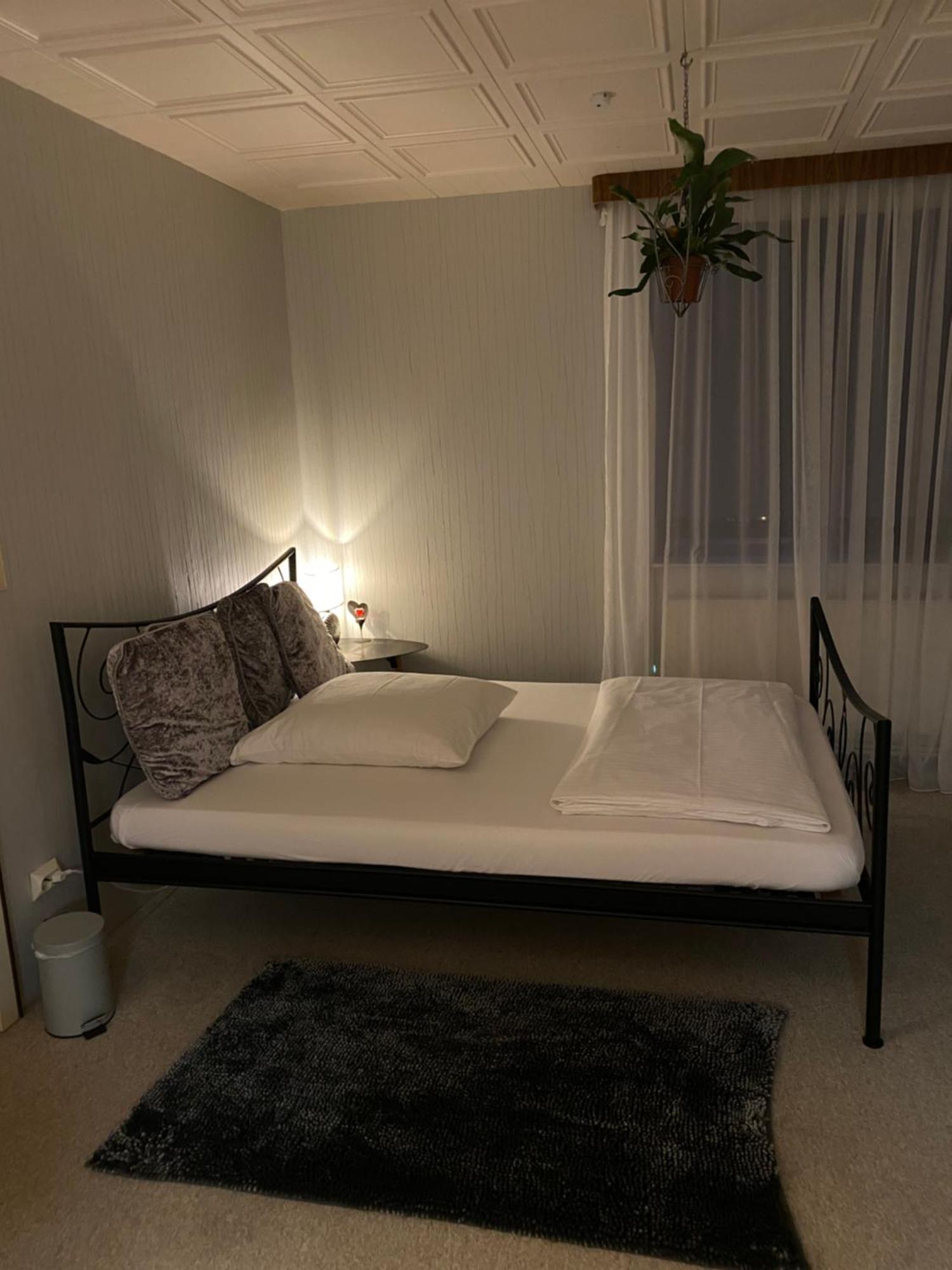 Privartzimmer 'ausfahrt Freihalten' Homestay *
