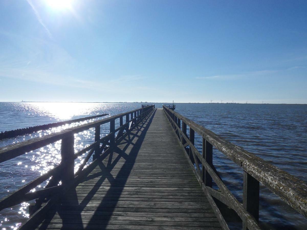 Privartzimmer 'ausfahrt Freihalten' * Husum (Schleswig-Holstein)