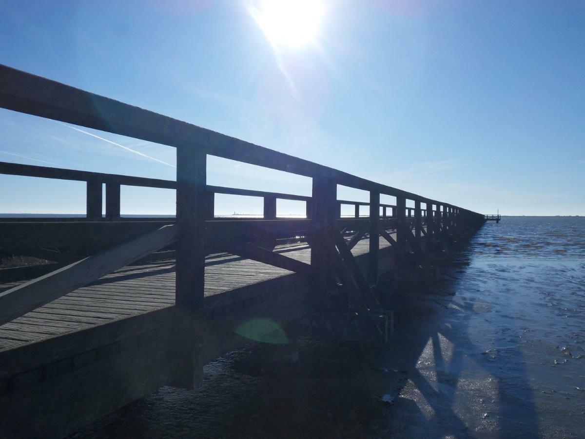 Privartzimmer 'ausfahrt Freihalten' Husum (Schleswig-Holstein)